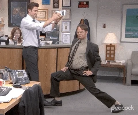 Service is Emperor. Eine Szene aus der Serie „The Office“.