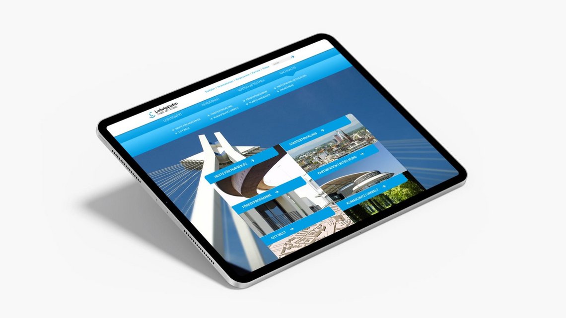 made by cyperfection: neuer Internetauftritt der Stadt Ludwigshafen Internetauftritt der Stadt Ludwigshafen auf einem Tablet
